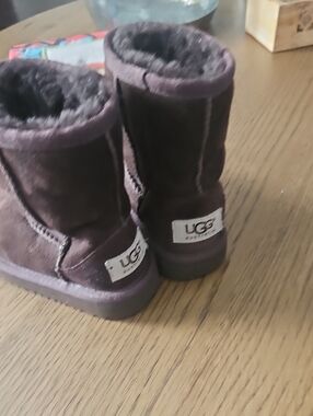 UGG Kids Short Boot - Brown Suede